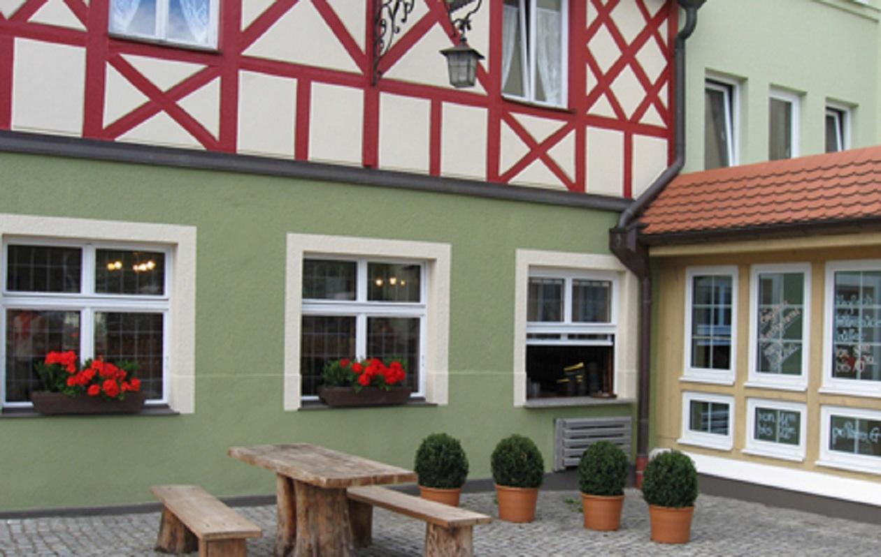 Traditionsgasthof Gruener Baum Bad Staffelstein Eksteriør bilde