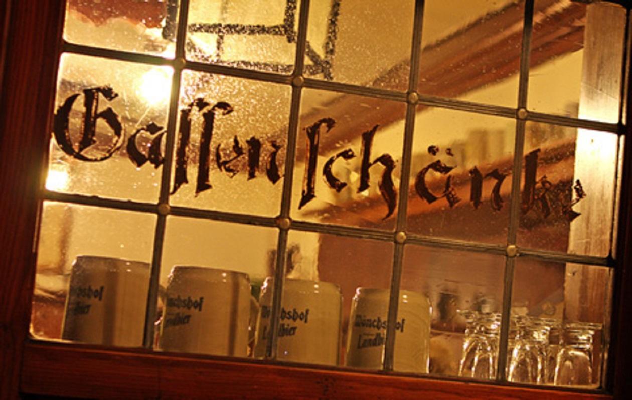 Traditionsgasthof Gruener Baum Bad Staffelstein Eksteriør bilde